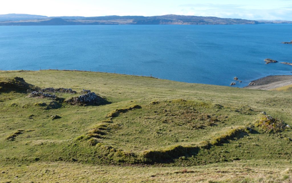 The remains of a house and sheepfold at Choiremhuilinn